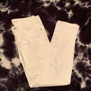White skinny jeans